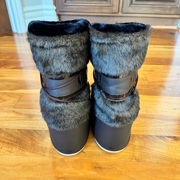 NWT Moon Boot Women's Dark Brown Fur Winter Boots US 7-8.5 / EU 39-41 - Picture 9 of 13